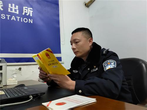 从“军营”到“警营”的“拼命三郎”