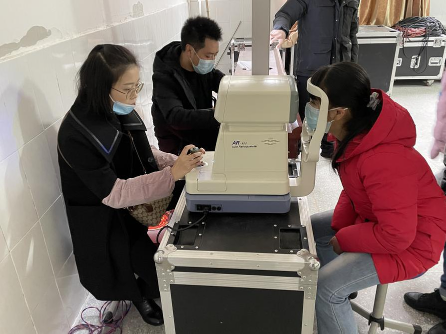 南江县长赤镇小学注重学生视力保护