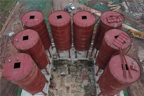 广安区临港经开区侧顶置式搅拌站项目加快建设