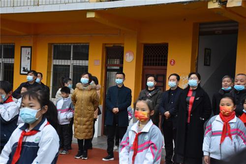 区教科体局领导深入羊凤小学观摩课后服务活动