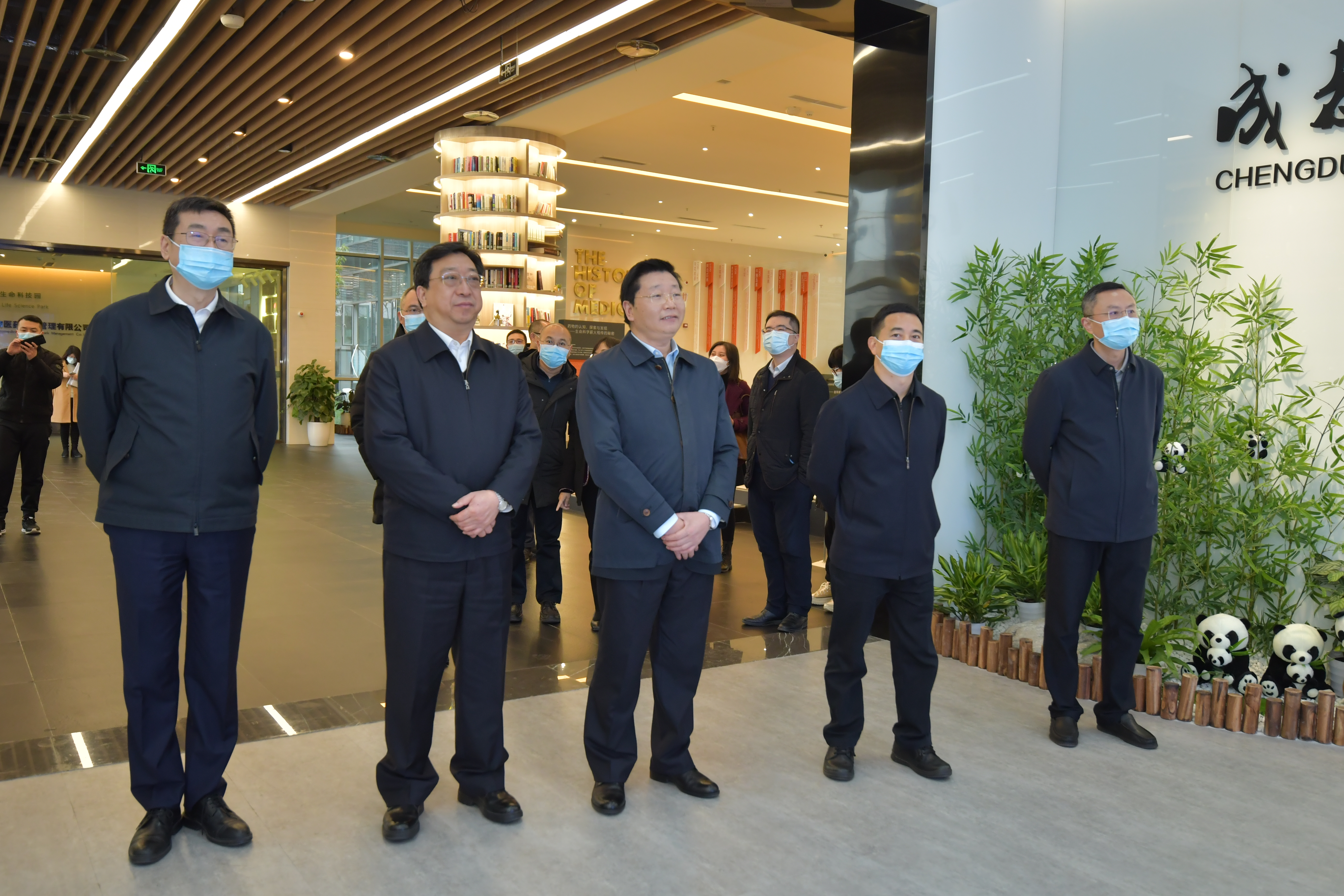 中国科协党组副书记徐延豪来川调研