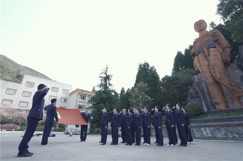 发动党建“引擎” 华蓥市税务局跑出“加速度”