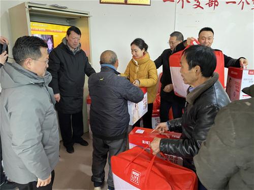 南充市科协深入帮扶 开展走访慰问活动