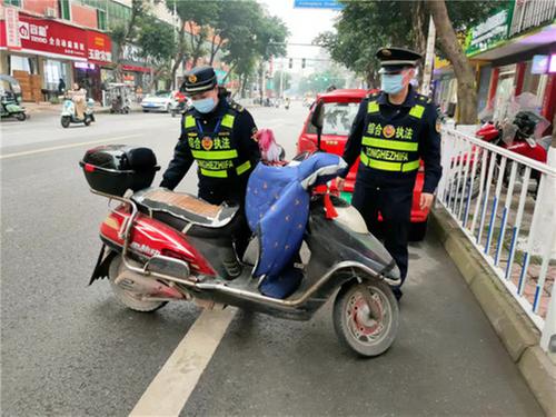 岳池县开展城区车辆停放秩序专项整治百日攻坚行动
