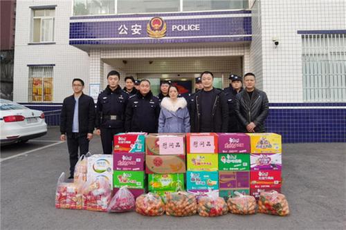 奎阁街道开展警察节慰问活动