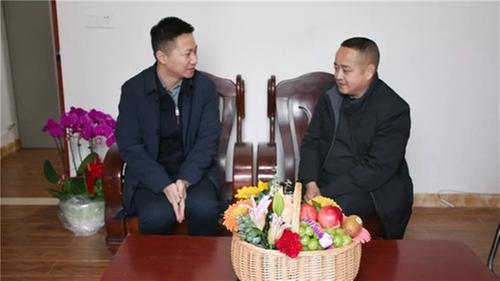 内江市市中区区委书记马炬开展走访慰问活动