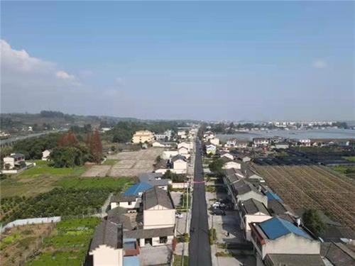 彭山区：道路更宽 乡村更美更宜居