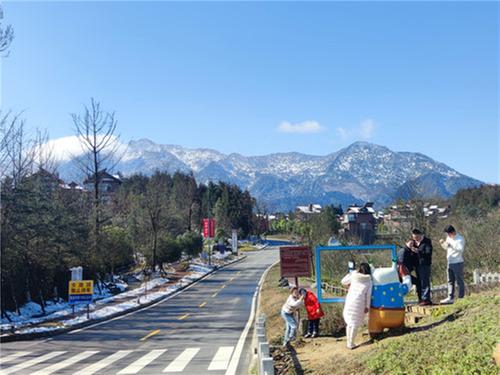 赏景、骑游、泡温泉……洪雅七里坪旅游体验别样美