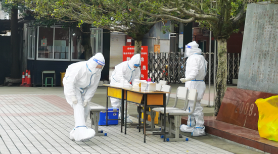 眉山天府新区实验中学进行全员核酸检测