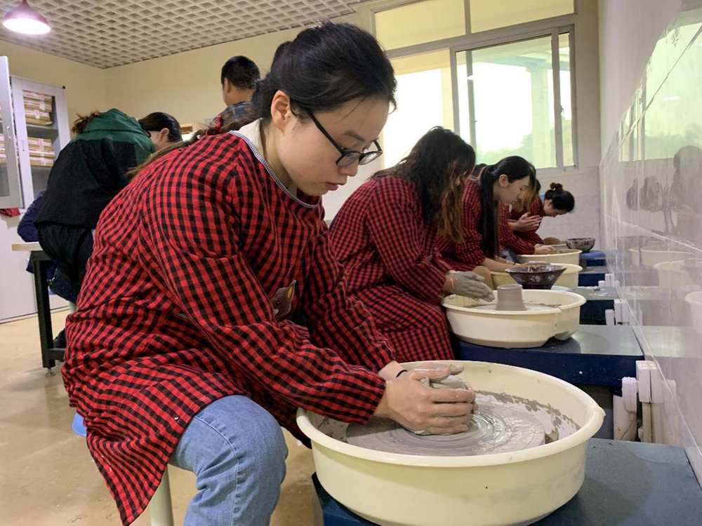 南江县特殊教育学校开展陶艺职业技能培训