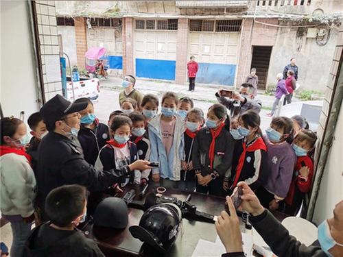 武胜公安开展“全国中小学生安全教育日”主题教育活动