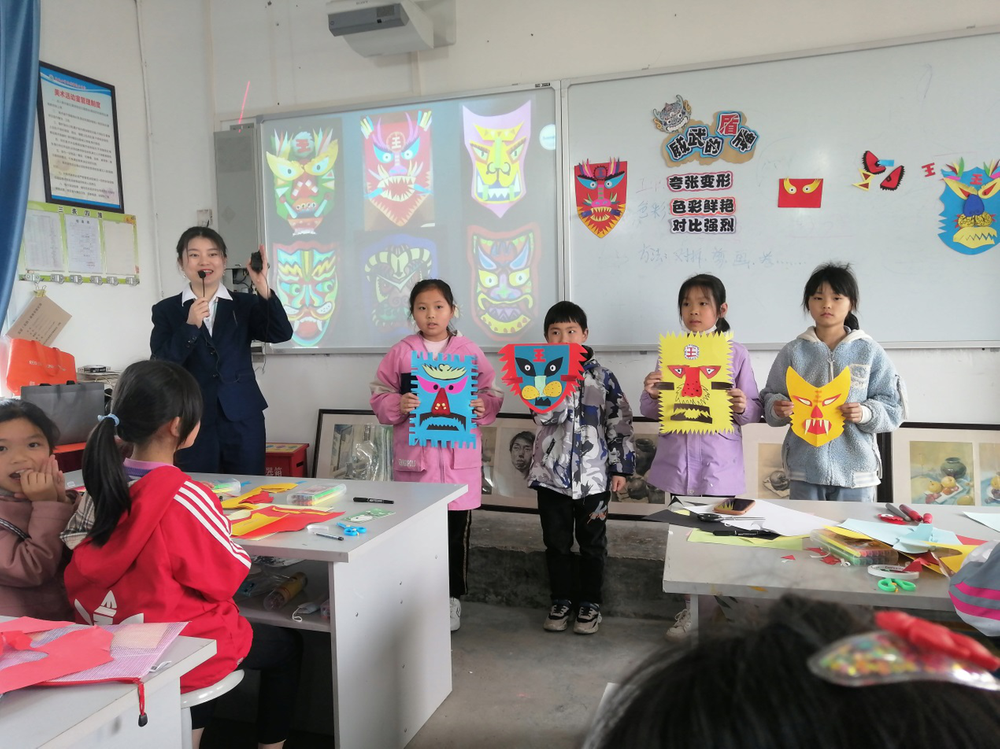 巴州区九小“送课下乡”到羊凤小学