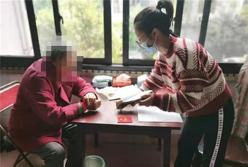 青神县：上门服务“零距离” 温情服务暖人心