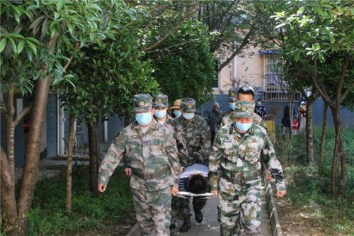 成都东部新区石板凳街道开展防汛应急演练