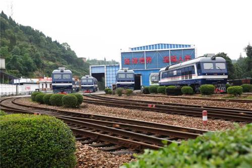  6台机车+10年维保   我国今年出口加蓬首笔机车订单签约