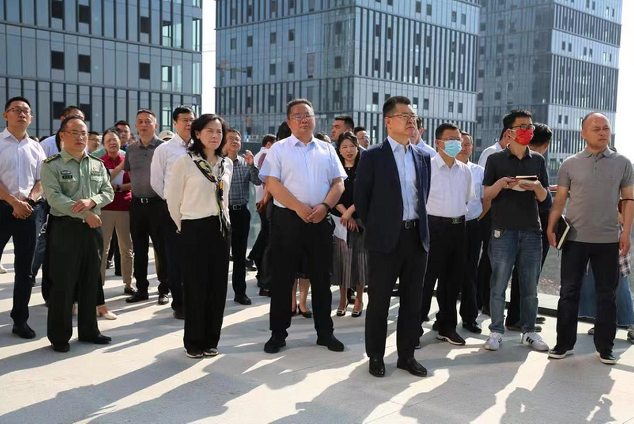 学习贯彻落实成都市第十四次党代会精神