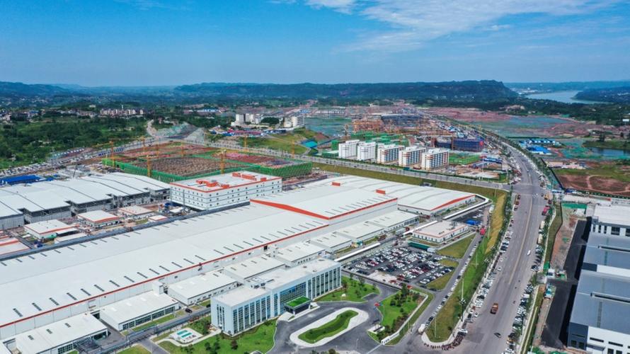 助力“电动宜宾”，万物友好五十辆换电重卡交付百川绿能