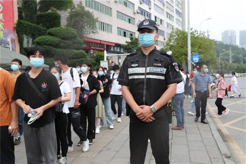 广安：公安铁军护航高考