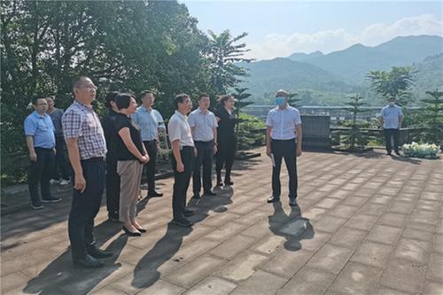 广安市人大常委会副主任贺宗飞率队赴前锋区检查