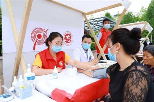 简阳市举办“幸福简阳·美在文明”项目发布暨简阳市志愿服务促进中心揭牌仪式