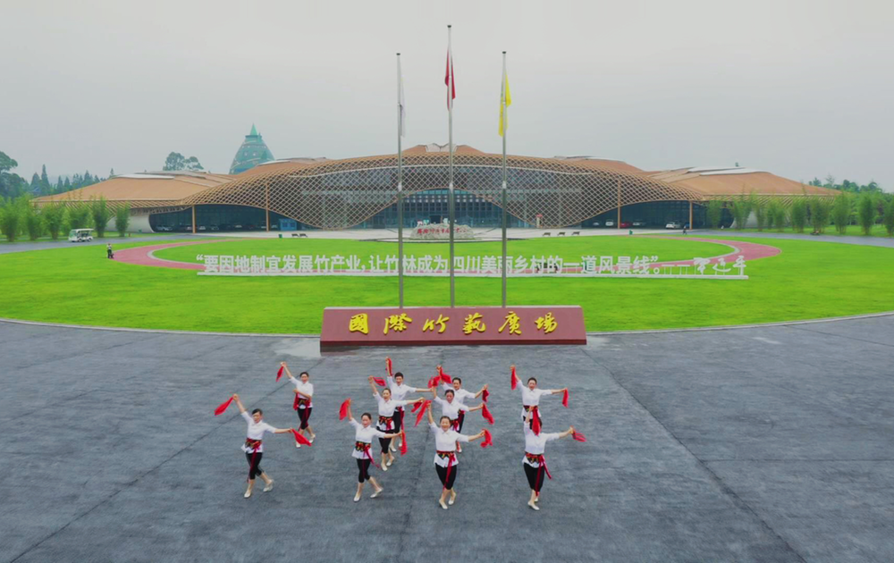 青神县：小快板讲大精神 文艺宣讲接地气