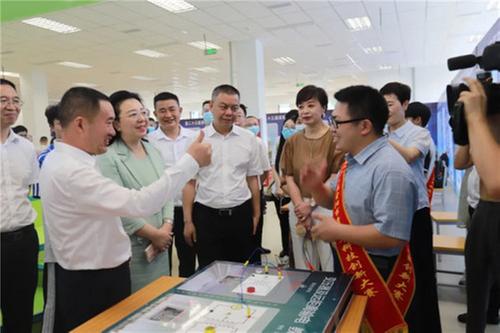 第五届资阳市青少年科技创新成果市长奖颁奖典礼成功举行