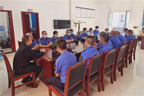 岳池县城市管理综合执法大队召开驾驶员安全文明教育培训会