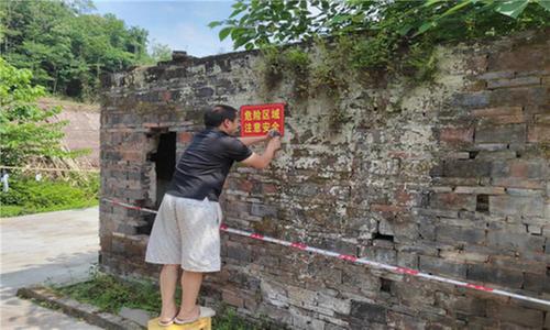 龙台镇开展房屋安全排查切实保障群众住房安全