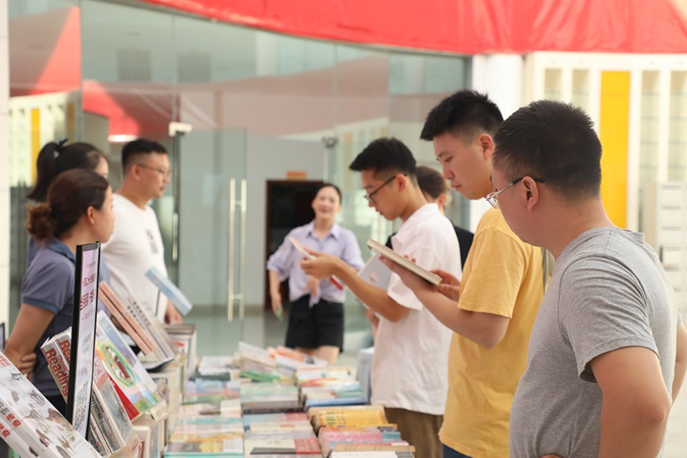 前锋区图书馆开展“你阅读 我买单”活动