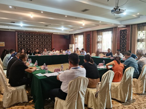 绵阳市涪城区人大代表到杨家小学视察“智慧教育示范区”建设工作