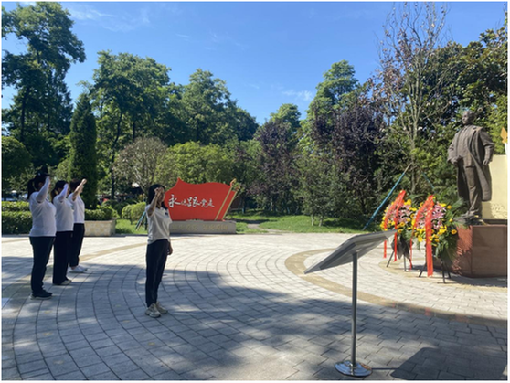 缅怀革命先烈 传承红色基因