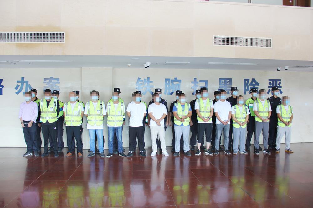 华蓥市：组织驾考作弊  35人被判刑