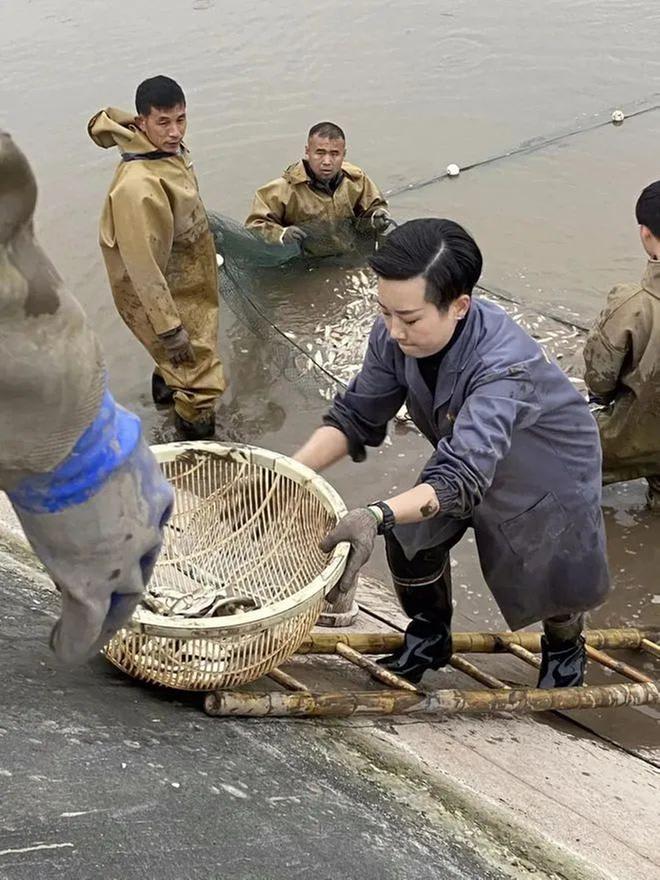 简阳市第二届文明家庭先进事迹 | 徐刚家庭：带领村民共致富
