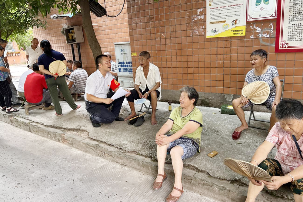 广安经开区奎阁街道开展“党员先行，共建文明城市”主题党日活动