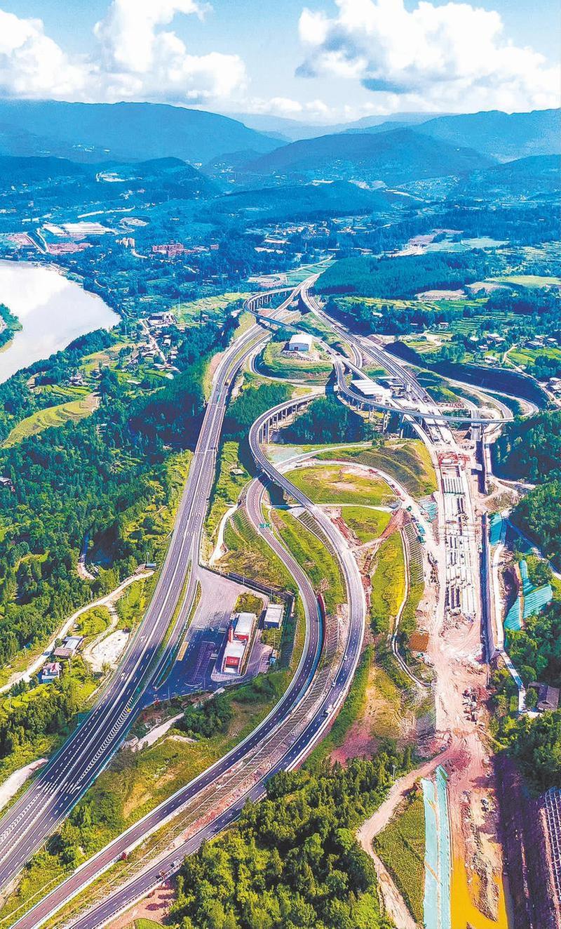 立体式交通助推革命老区发展