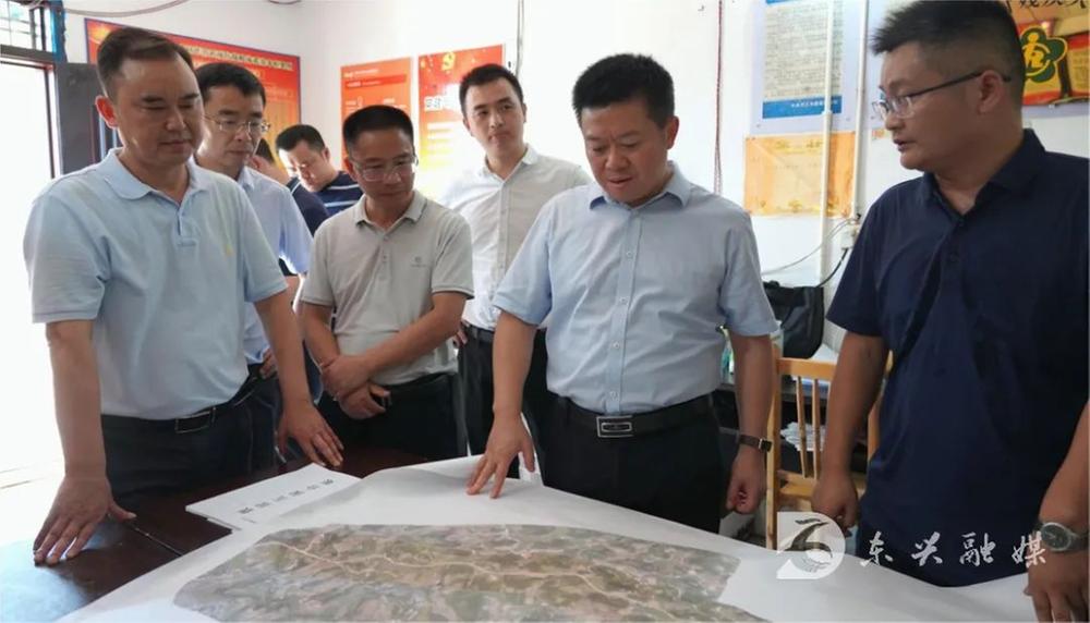 东兴区：抓好防汛抗旱工作 有序推进产业发展