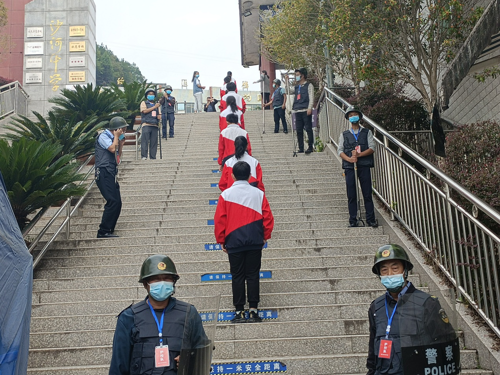 沙河中学开展“防暴反恐”应急演练