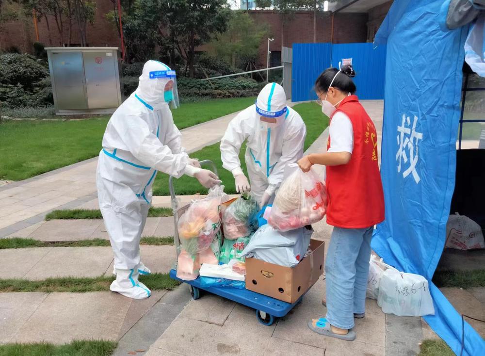 内江汉安天地：“五人团”志愿守护有爱有温度