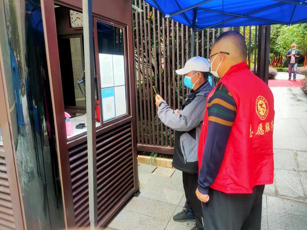 东兴区：战“疫”中的就业担当