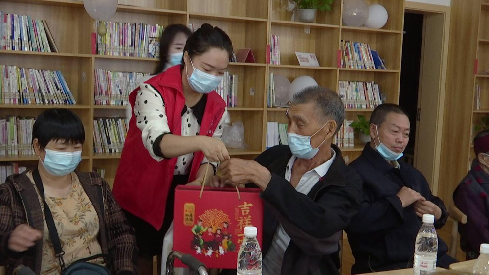 东坡区：志愿服务暖人心 文明城市更温暖