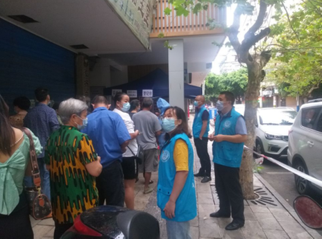 内江威远县科协助力社区全员核酸检测工作