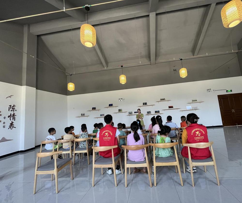 公义镇新桥村开展“家风·家训”教育活动