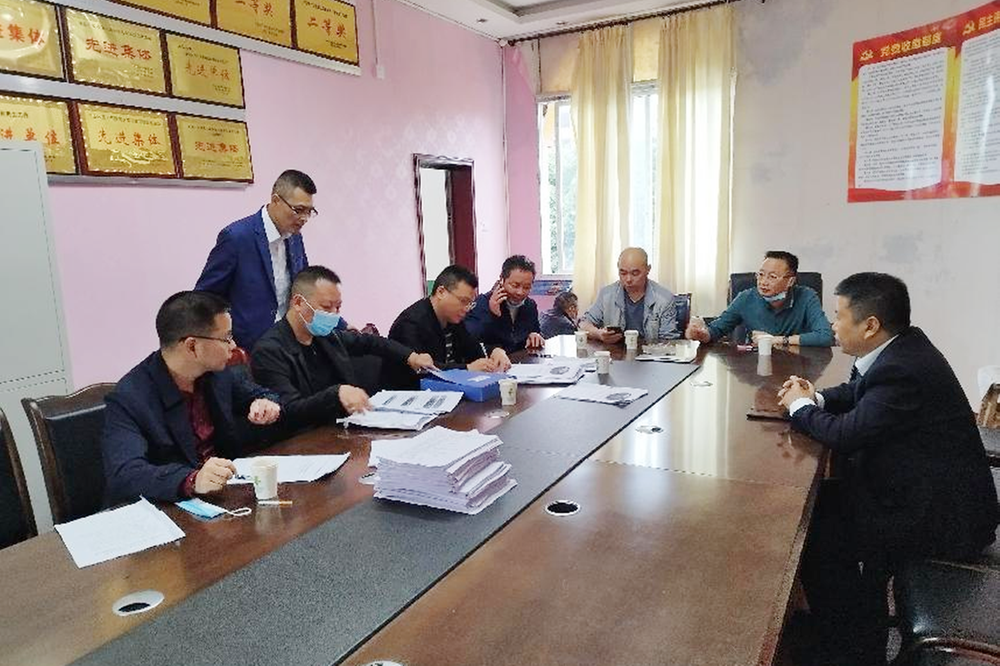 兴平小学迎接秋季校园安全工作专项检查