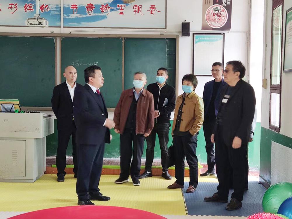 广安市关工委赴兴平小学调研