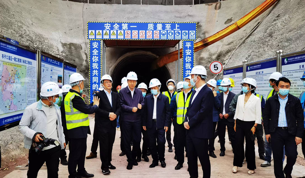 省水利厅厅长郭亨孝赴广安调研亭子口工程