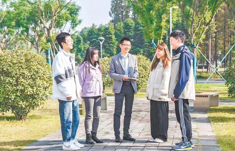 李毅：思政铸魂，创新“四维四化”工作法