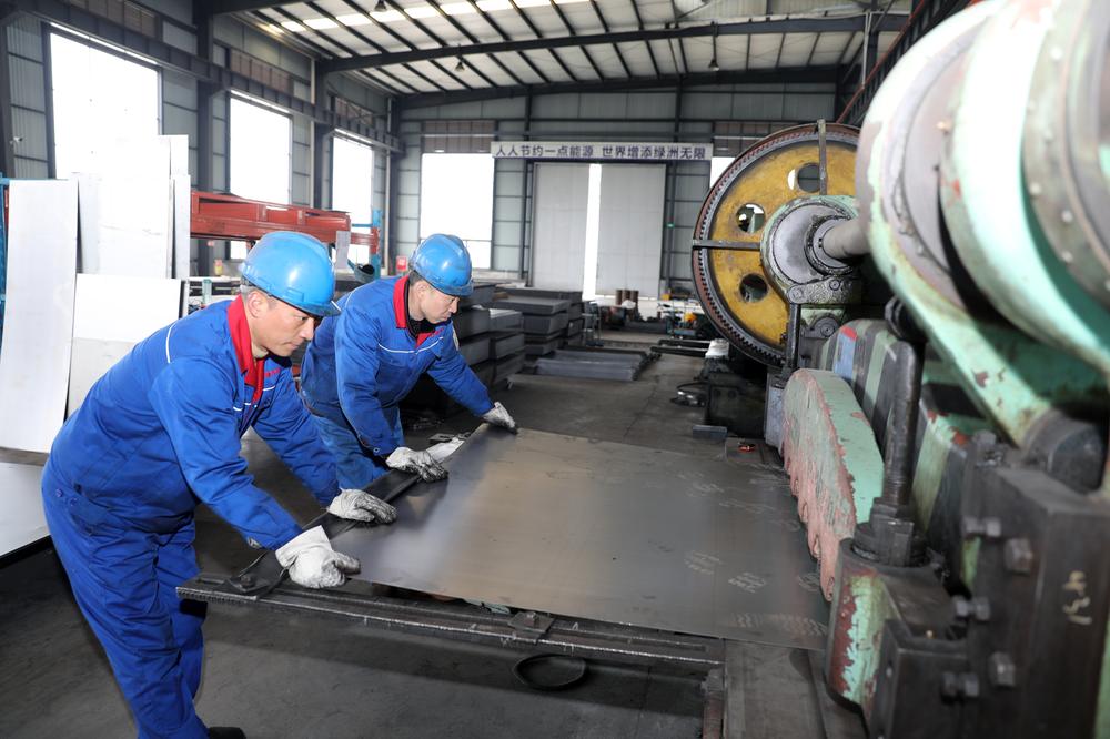 丹棱县：大干快干 助力“九拼” 企业加班加点搞生产