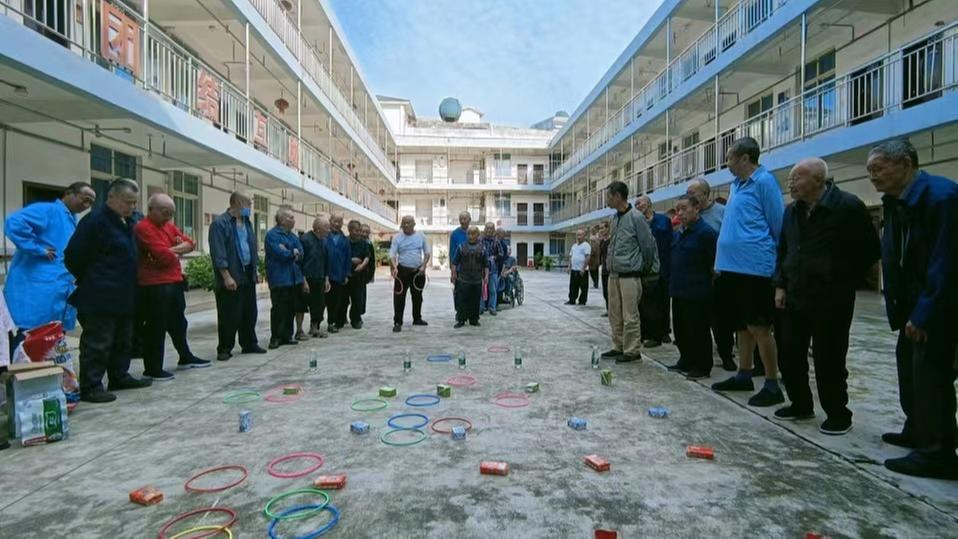 青神县：携手幸福“夕阳红” 老年人趣味运动会欢乐多