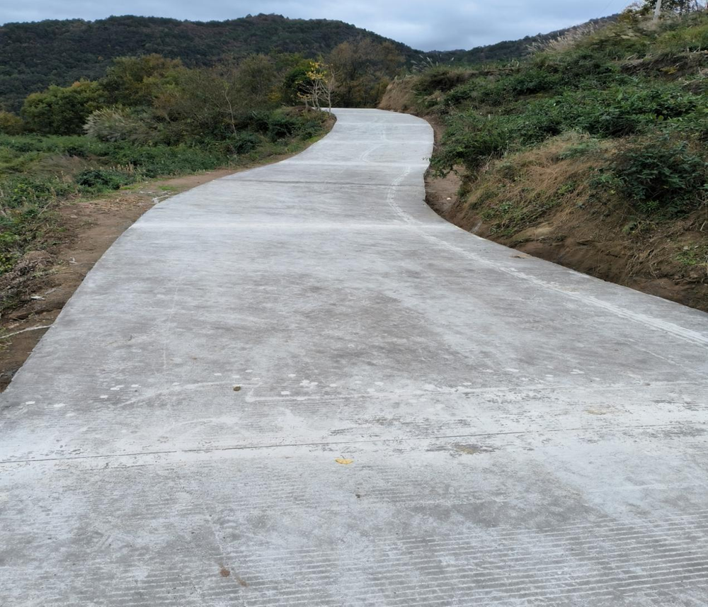 兴马镇修通村道产业路惠民生