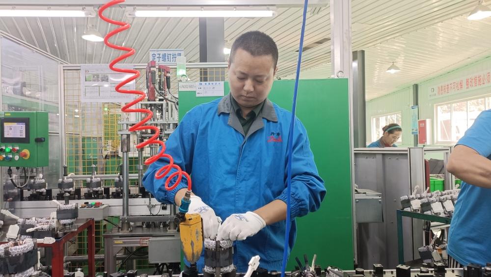 引人才 促创新 青神工业步入“智”造轨道